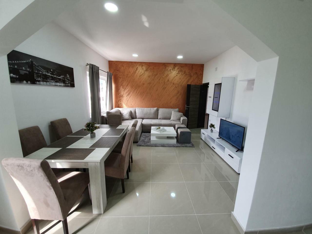 Apartments Melbourne Ulcinj Exterior photo
