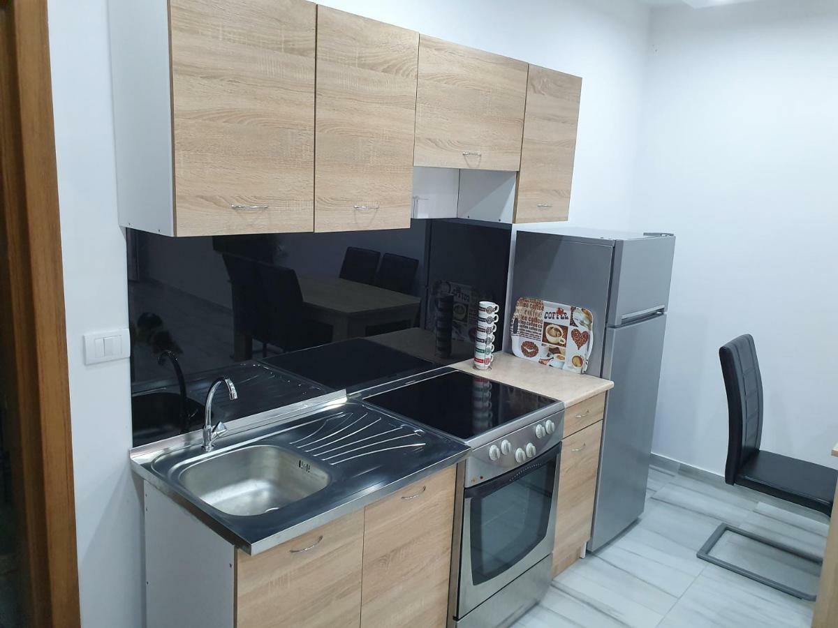 Apartments Melbourne Ulcinj Exterior photo